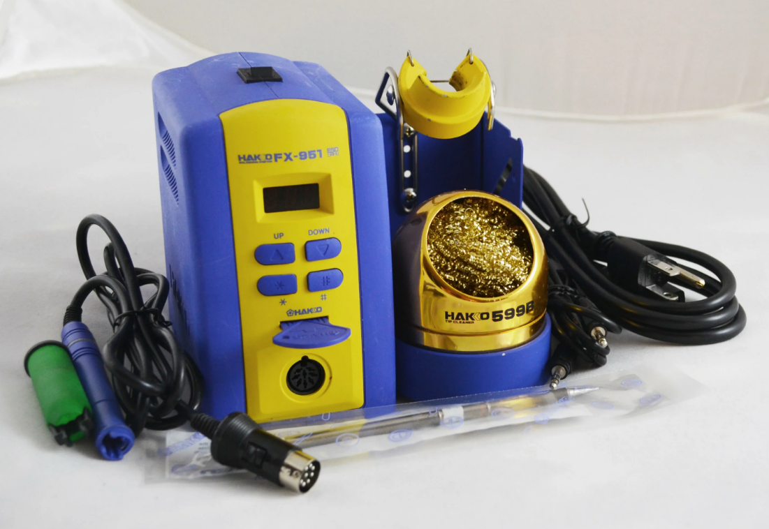 Обзор HAKKO FX-951. Мощная и компактная паяльная станция с возможностью  точной регулировки температуры